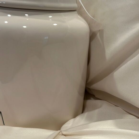 Rae Dunn Disney Pixar The Incredibles Large Cookie Jar “Incredible Mom” NWT - Picture 5 of 8